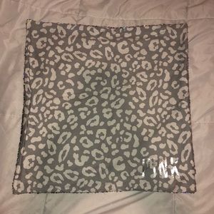 VS PINK Pillow Cover